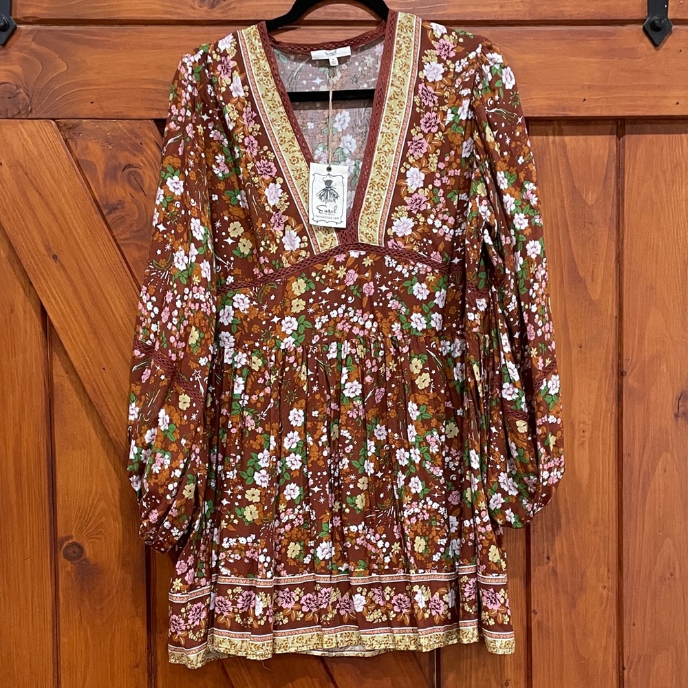 Easel Floral Boho Top in Brown and Gold Size M